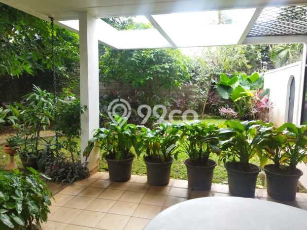 Rumah 5 KT 3 KM Luas Tanah 1200m², LB 500m² di Kemang, Jakarta Selatan Rumah 5 KT 3 KM Luas Tanah 1200m², LB 500m² di Kemang, Jakarta Selatan