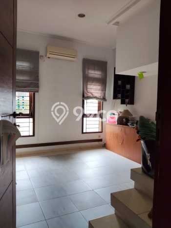 Rumah Sewa Jakarta Timur LT 200m2 LB 250m2 Area Kayu Putih Rumah Sewa Jakarta Timur LT 200m2 LB 250m2 Area Kayu Putih