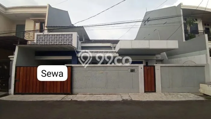 Disewakan Rumah Harga Terjangkau di Rawamangun Jakarta Timur dengan 4 Kamar Tidur Disewakan Rumah Harga Terjangkau di Rawamangun Jakarta Timur dengan 4 Kamar Tidur