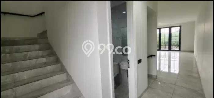 Dijual! Ruko di Klender Jakarta Timur LT 85m2 / LB 195m2 Kawasan Strategis Dijual! Ruko di Klender Jakarta Timur LT 85m2 / LB 195m2 Kawasan Strategis