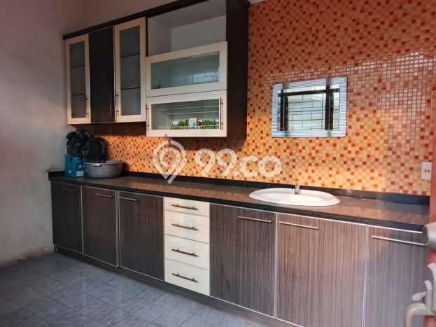 Disewakan! Rumah 5 Kamar Tidur &
4 Kamar Mandi di Kayu Putih, Jakarta Timur Disewakan! Rumah 5 Kamar Tidur &
4 Kamar Mandi di Kayu Putih, Jakarta Timur