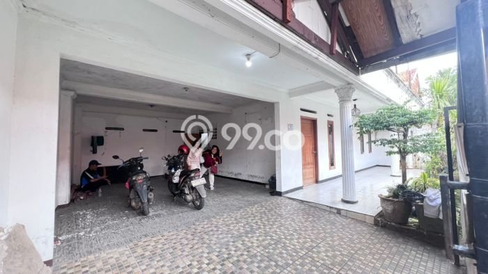 Jarang Ada! Rumah Sewa 4 Kamar Nyaman Siap Huni Utan Kayu Jarang Ada! Rumah Sewa 4 Kamar Nyaman Siap Huni Utan Kayu