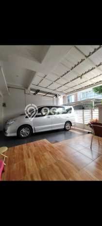 Hunian Elit LB 220m2 Siap Pakai Desain Elegan di Pondok Kelapa, Jakarta Timur Hunian Elit LB 220m2 Siap Pakai Desain Elegan di Pondok Kelapa, Jakarta Timur