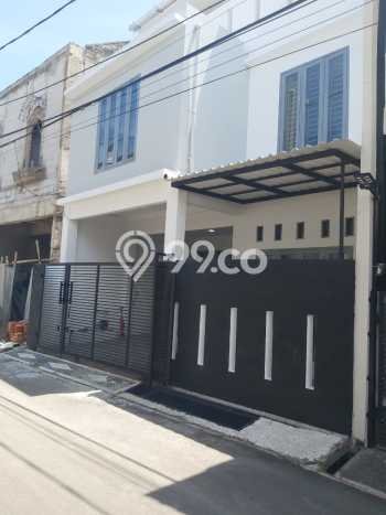 Rumah Elit Modern Tanpa Renovasi di Kayu Putih Jakarta Timur Rumah Elit Modern Tanpa Renovasi di Kayu Putih Jakarta Timur