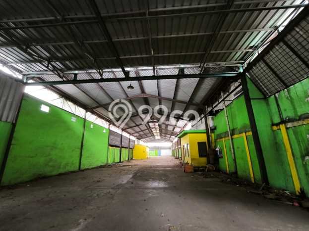 Unit Gudang disewakan di Jatinegara Jakarta Timur dengan LT 914m2 / LB 900m2 Unit Gudang disewakan di Jatinegara Jakarta Timur dengan LT 914m2 / LB 900m2
