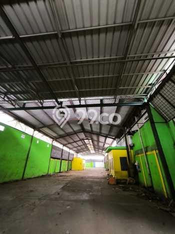 Unit Gudang disewakan di Jatinegara Jakarta Timur dengan LT 914m2 / LB 900m2 Unit Gudang disewakan di Jatinegara Jakarta Timur dengan LT 914m2 / LB 900m2