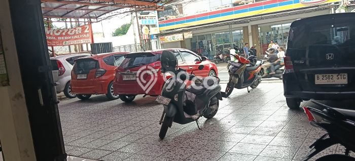 Ruko Disewa di Duren Sawit, Jakarta Timur, LT 250m2 / LB 350m2 Ruko Disewa di Duren Sawit, Jakarta Timur, LT 250m2 / LB 350m2