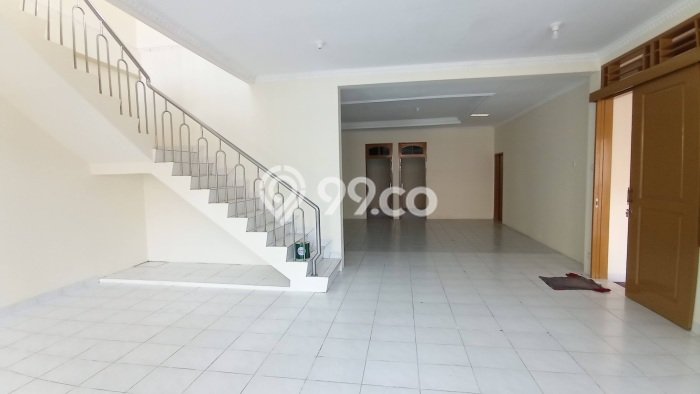GOOD DEAL! Rumah area , 3 KT, Ready, LT 200m2m² LB 280m2m² GOOD DEAL! Rumah area , 3 KT, Ready, LT 200m2m² LB 280m2m²