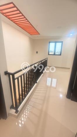 For Sale! Luxury House LT 90m2 Desain Elegan di Rawamangun For Sale! Luxury House LT 90m2 Desain Elegan di Rawamangun