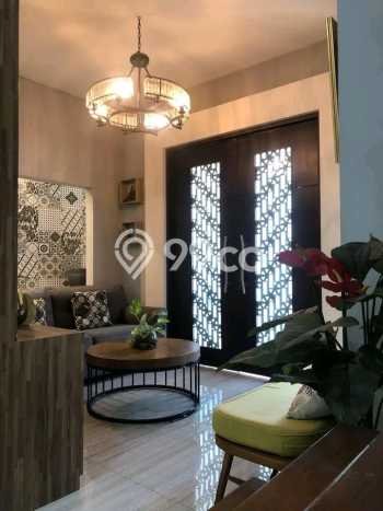 Rumah Eksklusif Siap Huni LT 179m2 di Matraman, Jakarta Timur Rumah Eksklusif Siap Huni LT 179m2 di Matraman, Jakarta Timur