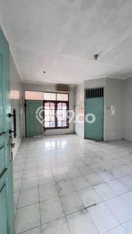 Jarang Ada! Rumah Sewa 4 Kamar Nyaman Siap Huni Utan Kayu Jarang Ada! Rumah Sewa 4 Kamar Nyaman Siap Huni Utan Kayu