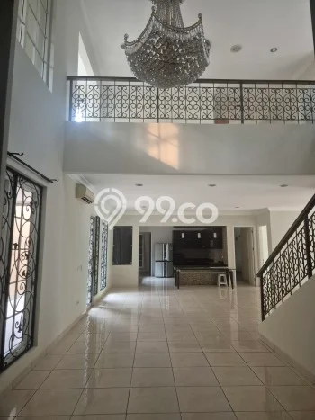 Rumah Eksklusif Siap Huni LT 560m2 di BSD, Tangerang Selatan Rumah Eksklusif Siap Huni LT 560m2 di BSD, Tangerang Selatan