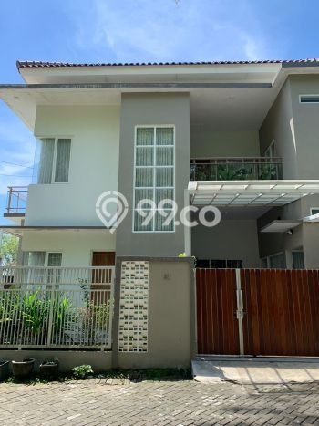 For Sale Hunian Rumah Terawat 7 Kamar di Tlogomas, Malang For Sale Hunian Rumah Terawat 7 Kamar di Tlogomas, Malang