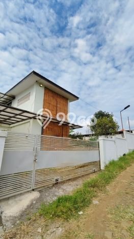 BEST OFFER! Rumah Untuk Investasi di Bumiaji, Luas 340m2m² Bangunan 94m2m² BEST OFFER! Rumah Untuk Investasi di Bumiaji, Luas 340m2m² Bangunan 94m2m²