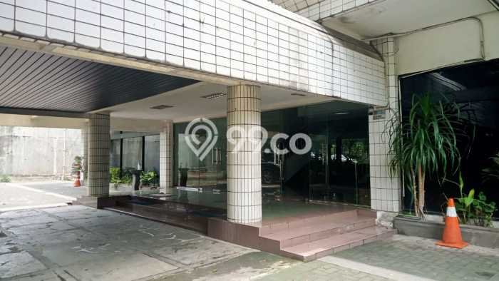 Kantor Dijual di Jakarta Selatan LT 3782m2 & LB 3782m2 Lokasi Terbaik! Kantor Dijual di Jakarta Selatan LT 3782m2 & LB 3782m2 Lokasi Terbaik!
