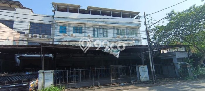 Unit Komersial Dijual di Jakarta Selatan LT 351m2 & LB 351m2 Unit Komersial Dijual di Jakarta Selatan LT 351m2 & LB 351m2