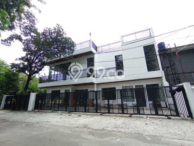 Rumah 4 Kamar di Pusat Kota Tebet, Jakarta Selatan - Harga Terjangkau Rumah 4 Kamar di Pusat Kota Tebet, Jakarta Selatan - Harga Terjangkau