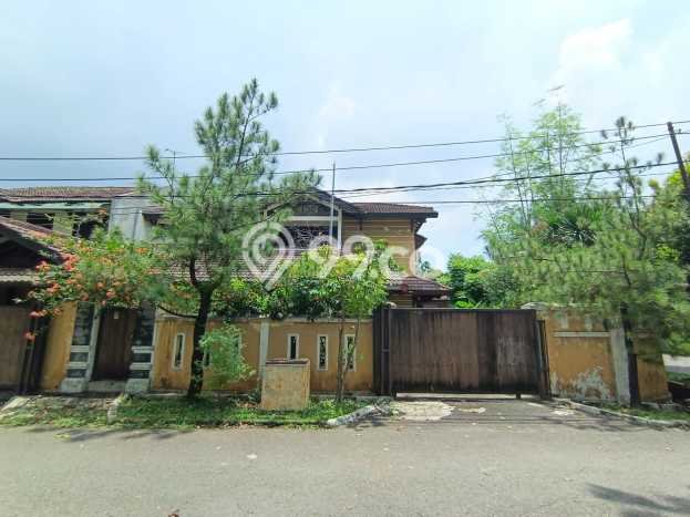 Rumah Elit Modern Tanpa Renovasi di Petukangan Jakarta Selatan Rumah Elit Modern Tanpa Renovasi di Petukangan Jakarta Selatan