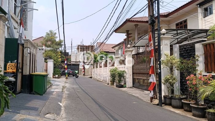 Rumah Elit Modern Siap Huni di Pejaten Jakarta Selatan Rumah Elit Modern Siap Huni di Pejaten Jakarta Selatan