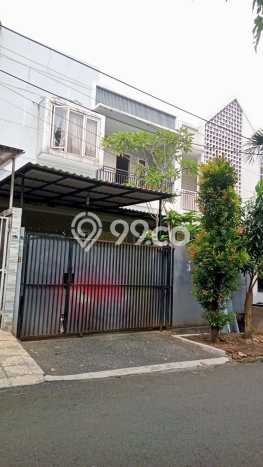 Ready to Use! Premium House LT 188m2 Desain Modern di Pejaten Ready to Use! Premium House LT 188m2 Desain Modern di Pejaten