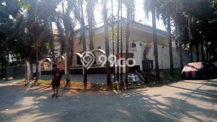 Rumah Elit Modern Tanpa Renovasi di Jati Padang Jakarta Selatan Rumah Elit Modern Tanpa Renovasi di Jati Padang Jakarta Selatan