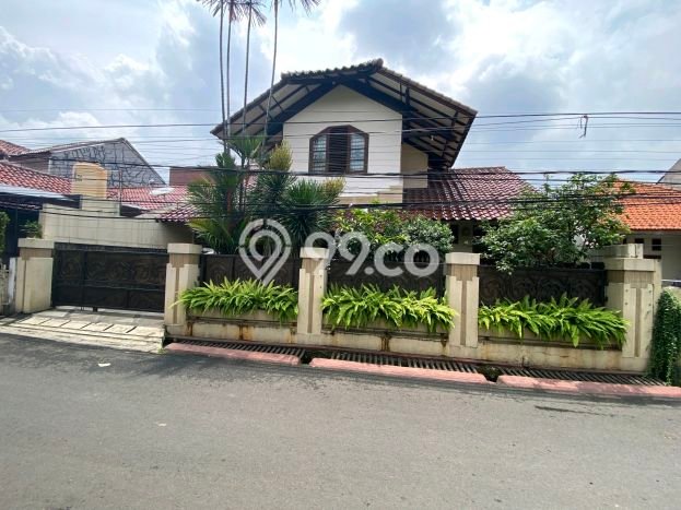 Ready to Use! Luxury House LT 331m2 Desain Elegan di Pejaten Timur Ready to Use! Luxury House LT 331m2 Desain Elegan di Pejaten Timur