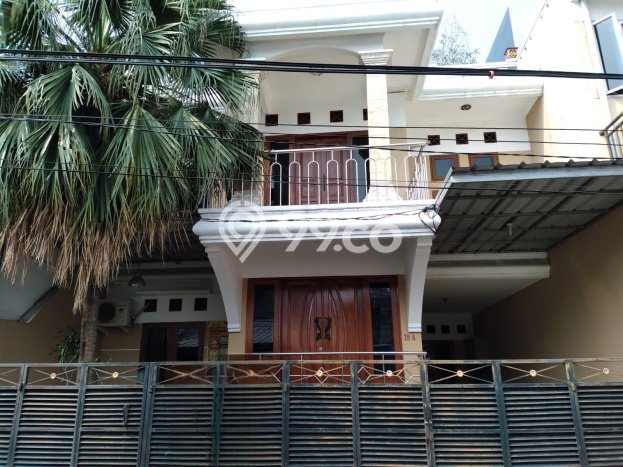 Rumah Eksklusif Dijual LT 125m2 di Kebayoran Lama, Jakarta Selatan Rumah Eksklusif Dijual LT 125m2 di Kebayoran Lama, Jakarta Selatan