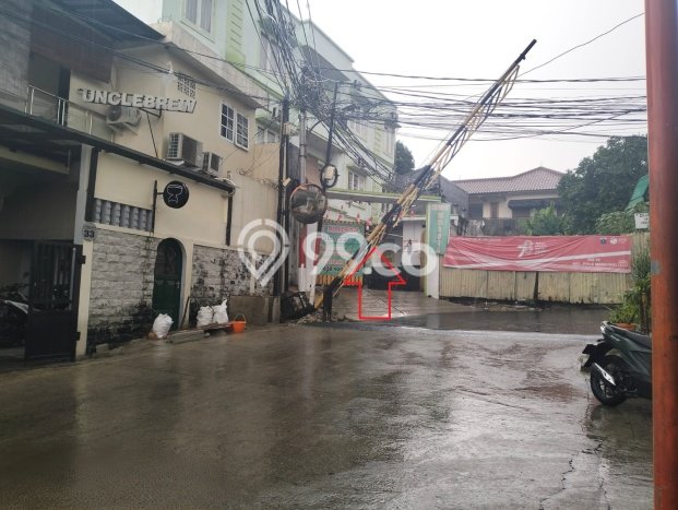 Rumah Kost untuk Dijual di Mampang Prapatan dengan 10 KT, 10 KM, Luas 984m2 Rumah Kost untuk Dijual di Mampang Prapatan dengan 10 KT, 10 KM, Luas 984m2