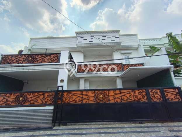 Siap Huni Hunian Elit 4 Kamar di Tebet Dekat ke Mana Pun Siap Huni Hunian Elit 4 Kamar di Tebet Dekat ke Mana Pun