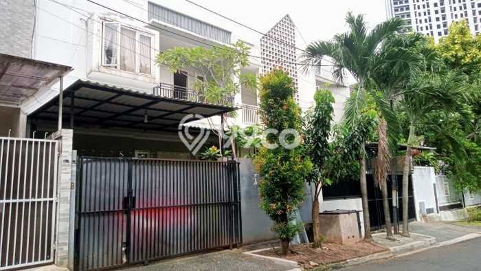 Ready to Use! Premium House LT 188m2 Desain Modern di Pejaten Ready to Use! Premium House LT 188m2 Desain Modern di Pejaten