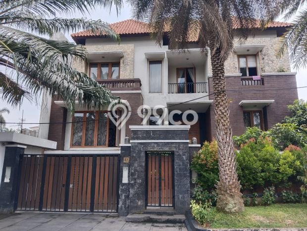 Ready to Use! Luxury House LT 554m2 Desain Modern di Pondok Pinang Ready to Use! Luxury House LT 554m2 Desain Modern di Pondok Pinang