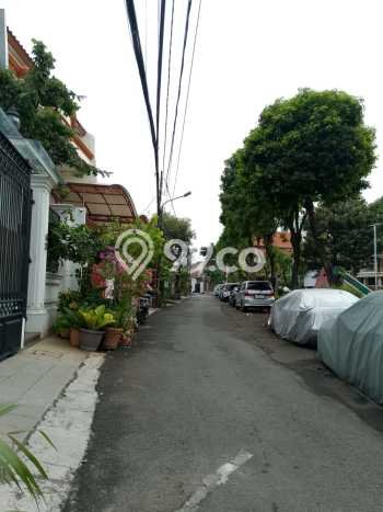 For Sale! Premium House LT 193m2 Desain Elegan di Kemanggisan For Sale! Premium House LT 193m2 Desain Elegan di Kemanggisan