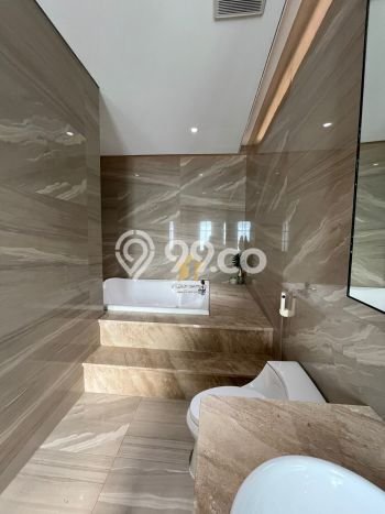 Ready to Use! Luxury House LT 228m2 Desain Modern di Gading Serpong Ready to Use! Luxury House LT 228m2 Desain Modern di Gading Serpong