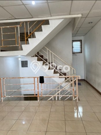 PROSPEK BAGUS! Ruko di , Luas 135m2m², Kawasan Komersial PROSPEK BAGUS! Ruko di , Luas 135m2m², Kawasan Komersial