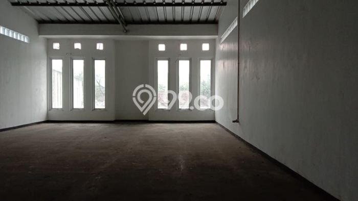 Komersial Dijual di Cibadak Sukabumi dengan Luas Bangunan 500m2 Komersial Dijual di Cibadak Sukabumi dengan Luas Bangunan 500m2