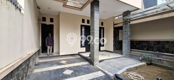Ruko Paling Dicari LB 280m2 Dijual di Cikole Ruko Paling Dicari LB 280m2 Dijual di Cikole