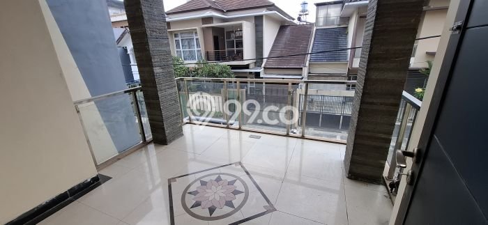 Ruko Paling Dicari LB 280m2 Dijual di Cikole Ruko Paling Dicari LB 280m2 Dijual di Cikole