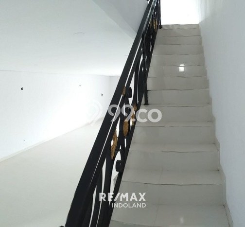 FOR SALE! Ruko di Kebon Jeruk Jakarta Barat, LT 180m2, LB 270m2 FOR SALE! Ruko di Kebon Jeruk Jakarta Barat, LT 180m2, LB 270m2