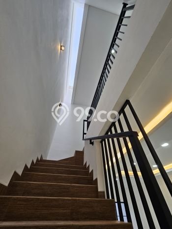 Rumah Modern 4 KT LT 100m2 di Meruya Rumah Modern 4 KT LT 100m2 di Meruya