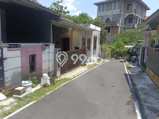 Rumah Modern Cantik 3 Kamar Bisa Langsung Pindah di Semarang Selatan Rumah Modern Cantik 3 Kamar Bisa Langsung Pindah di Semarang Selatan