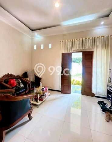 Dijual Cepat Rumah Bagus Siap Huni LB 160m2 di Banyumanik, Semarang Dijual Cepat Rumah Bagus Siap Huni LB 160m2 di Banyumanik, Semarang