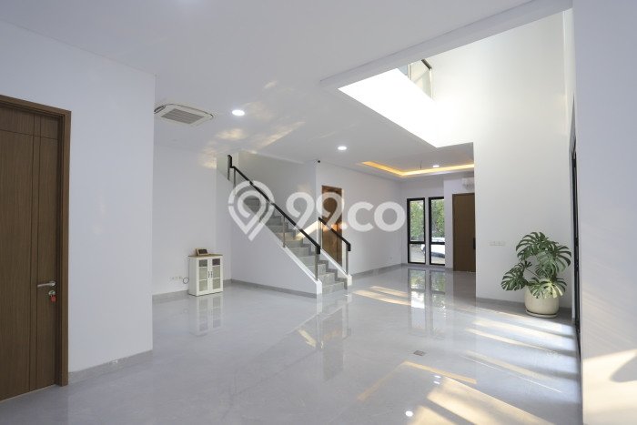 Rumah Elit Modern Tanpa Renovasi di BSD Tangerang Rumah Elit Modern Tanpa Renovasi di BSD Tangerang