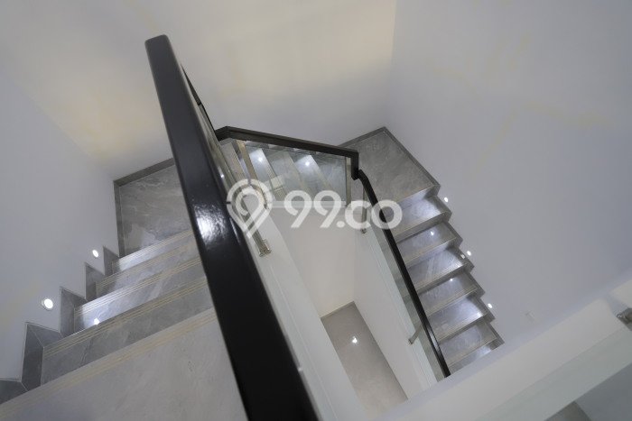 Rumah Elit Modern Tanpa Renovasi di BSD Tangerang Rumah Elit Modern Tanpa Renovasi di BSD Tangerang