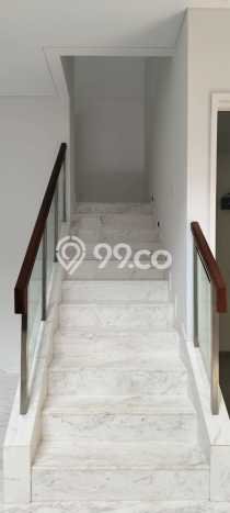 Rumah Elit Modern Tanpa Renovasi di Gading Serpong Tangerang Rumah Elit Modern Tanpa Renovasi di Gading Serpong Tangerang