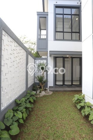 Rumah Elit Modern Tanpa Renovasi di BSD Tangerang Rumah Elit Modern Tanpa Renovasi di BSD Tangerang