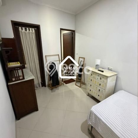 Lokasi strategis! Rumah siap pakai dikontrakkan di Tebet LB 262m2 Lokasi strategis! Rumah siap pakai dikontrakkan di Tebet LB 262m2