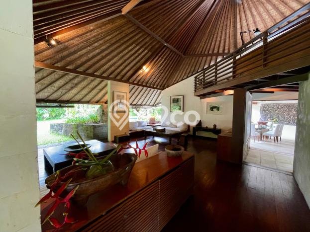 Rumah Mewah LB 283m2 Siap Huni Desain Elegan di Kerobokan, Badung Rumah Mewah LB 283m2 Siap Huni Desain Elegan di Kerobokan, Badung
