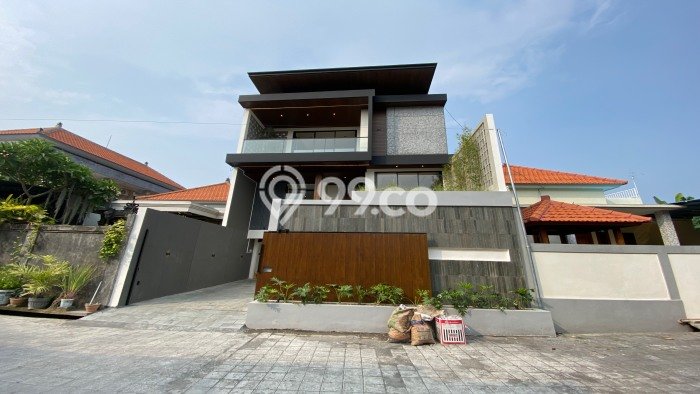 BEST CHOICE! Rumah di Denpasar Barat, Luas 145m² LB 350m² BEST CHOICE! Rumah di Denpasar Barat, Luas 145m² LB 350m²