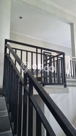 Ready to Use! Premium House LT 404m2 Desain Modern di Kemang Pratama Ready to Use! Premium House LT 404m2 Desain Modern di Kemang Pratama
