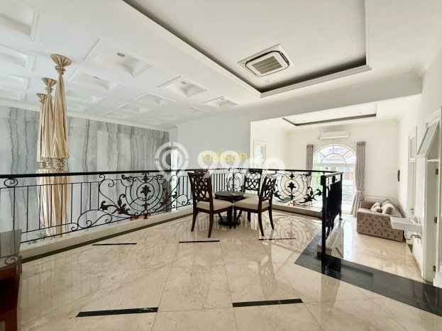 Rumah Luxury Modern Tanpa Renovasi di Pondok Indah Jakarta Selatan Rumah Luxury Modern Tanpa Renovasi di Pondok Indah Jakarta Selatan